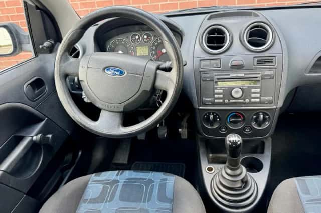 Ford Fiesta (2006) thumbnail 2