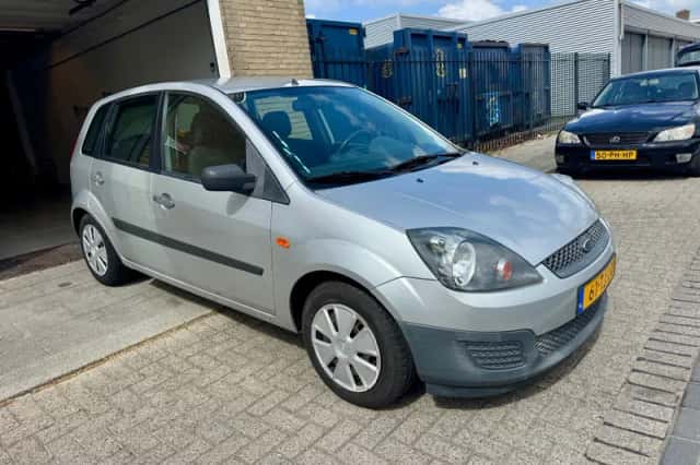 Ford Fiesta (2006) thumbnail 5