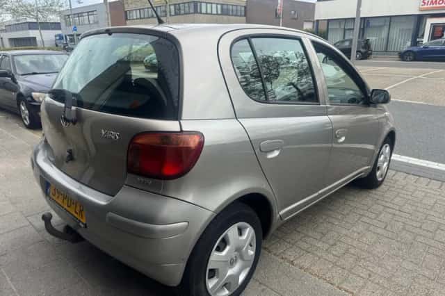 Toyota Yaris (2004) thumbnail 6