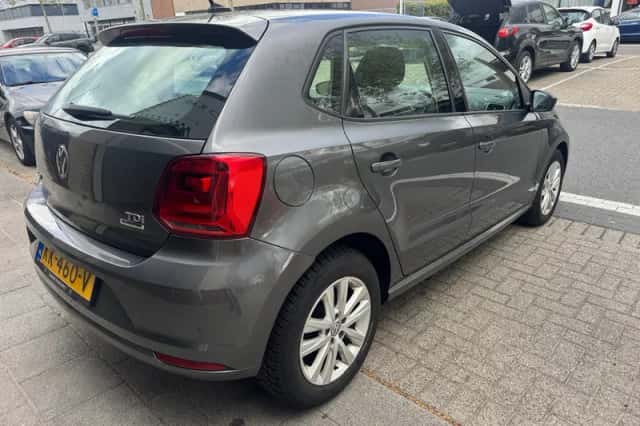 Volkswagen Polo (2016) thumbnail 6