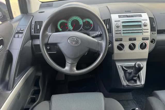 Toyota VERSO (2008) thumbnail 2