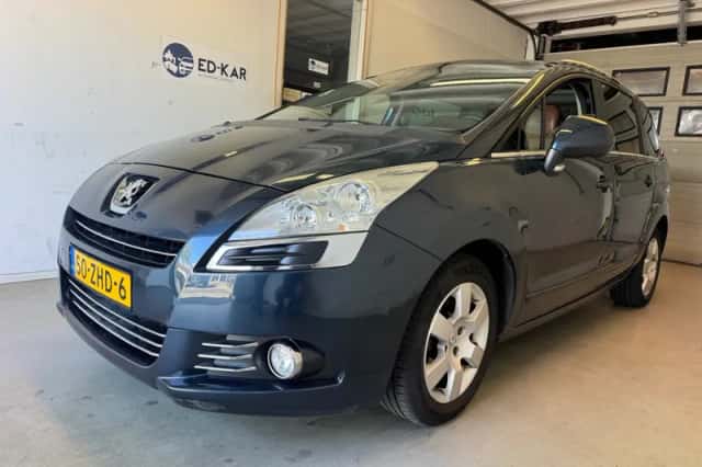 Peugeot 5008 (2012)