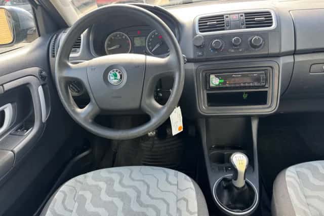 Škoda Fabia (2009) thumbnail 2