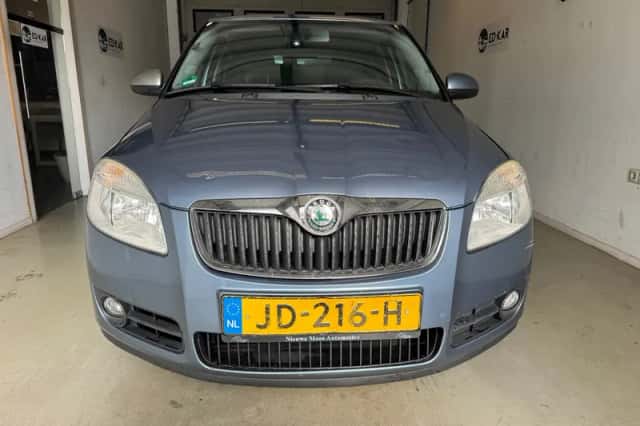 Škoda Fabia (2009) thumbnail 3