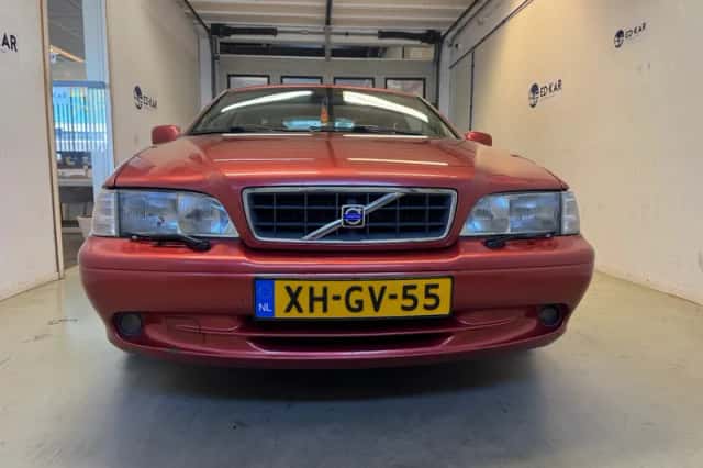 Volvo C70 (1998) thumbnail 4