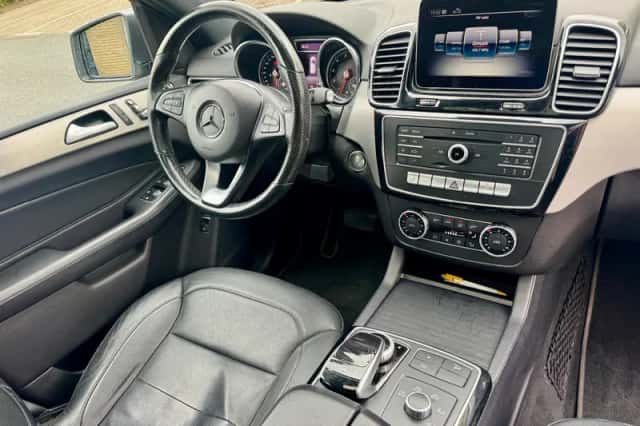 Mercedes-Benz GLE-KLASSE (2018) thumbnail 2