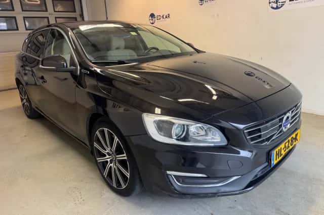 Volvo V60 (2015) thumbnail 4