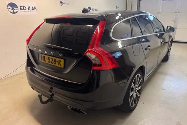 Volvo V60 (2015) thumbnail 5
