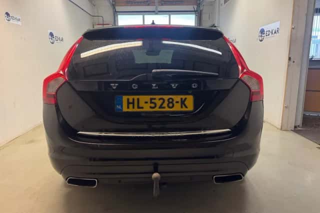 Volvo V60 (2015) thumbnail 6