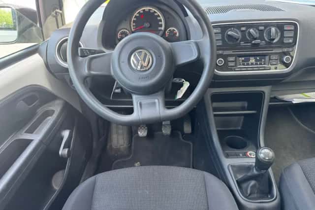 Volkswagen Up (2014) thumbnail 2