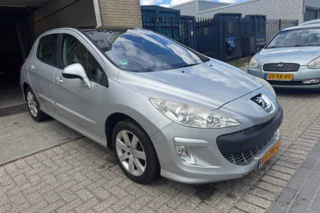 Peugeot 308 (2009) thumbnail 5