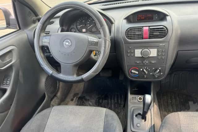 Opel Corsa (2005) thumbnail 2