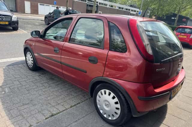 Opel Corsa (2005) thumbnail 6