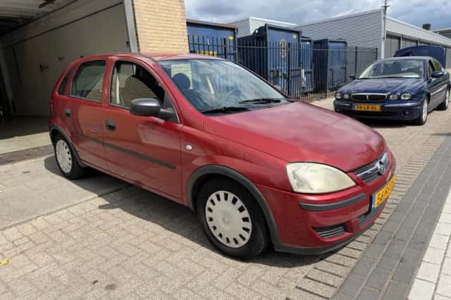 Opel Corsa (2005) thumbnail 5