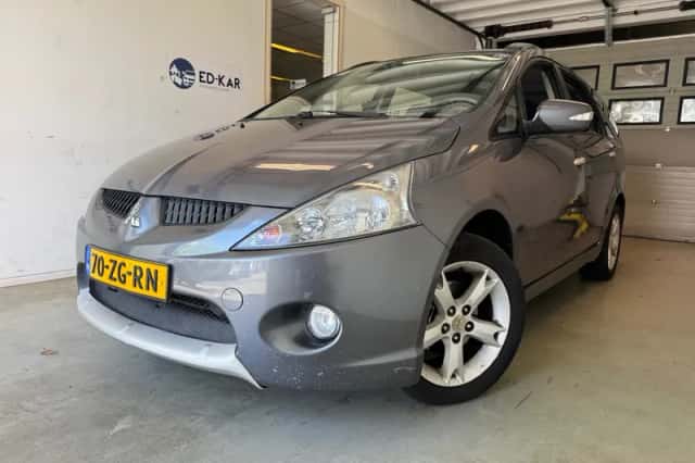Mitsubishi GRANDIS (2008)