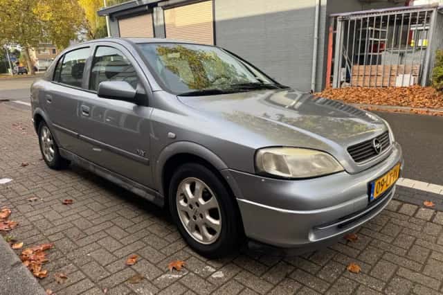 Opel Astra (2003) thumbnail 5