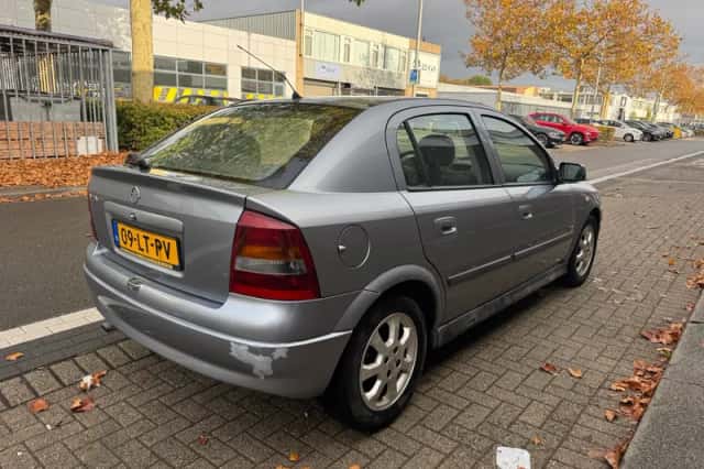 Opel Astra (2003) thumbnail 6