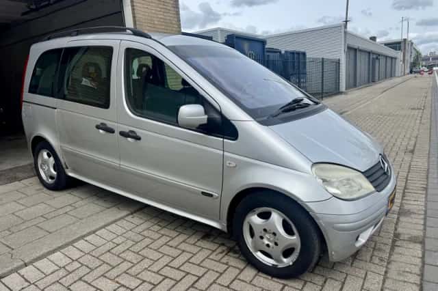 Mercedes-Benz VANEO (2006) thumbnail 5