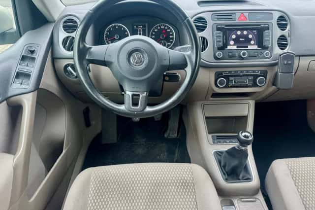 Volkswagen Tiguan (2011) thumbnail 2