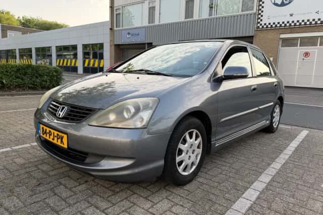 Honda Civic (2004)