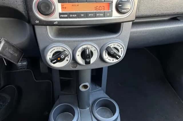 Mitsubishi Colt (2012) thumbnail 3