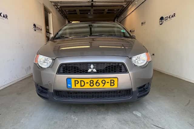 Mitsubishi Colt (2012) thumbnail 5
