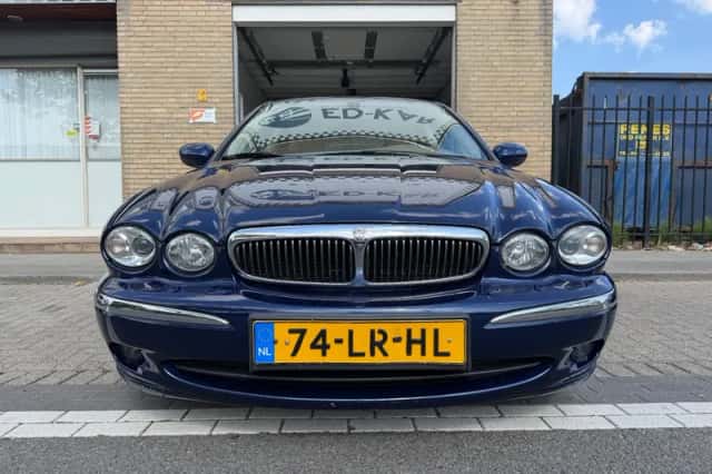 Jaguar X-Type (2003) thumbnail 4