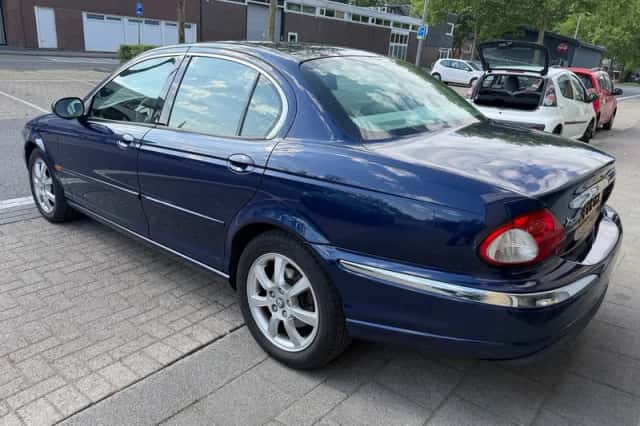 Jaguar X-Type (2003) thumbnail 6