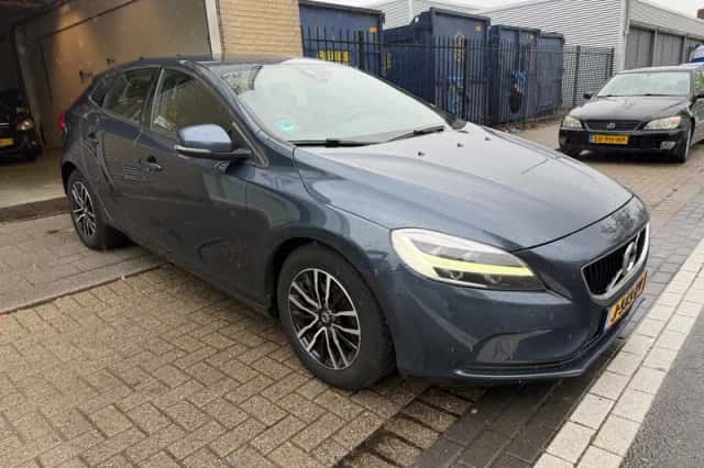 Volvo V40 (2019) thumbnail 5