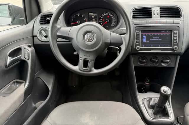 Volkswagen Polo (2009) thumbnail 2