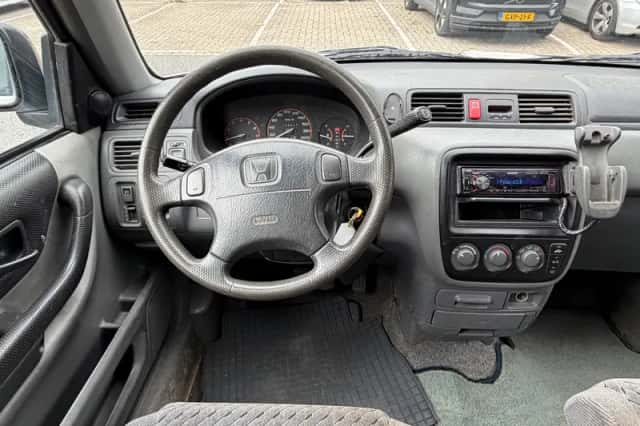 Honda CR-V (2000) thumbnail 2