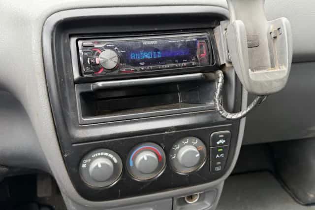 Honda CR-V (2000) thumbnail 3