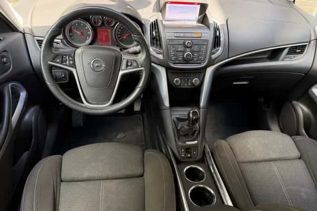 Opel Zafira Tourer (2015) thumbnail 2