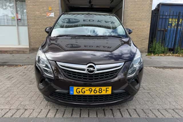Opel Zafira Tourer (2015) thumbnail 4