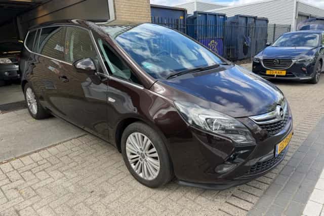 Opel Zafira Tourer (2015) thumbnail 5