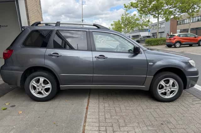 Mitsubishi Outlander (2008) thumbnail 5