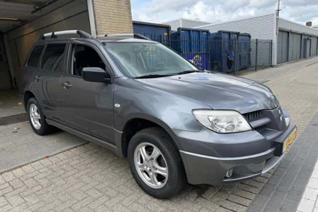 Mitsubishi Outlander (2008) thumbnail 6