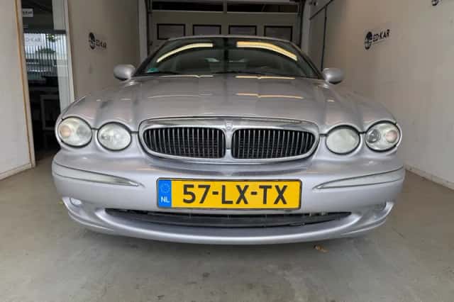 Jaguar X-Type (2003) thumbnail 4