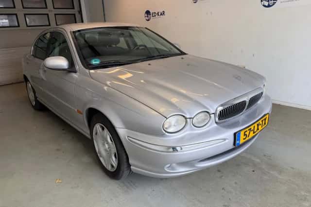 Jaguar X-Type (2003) thumbnail 5