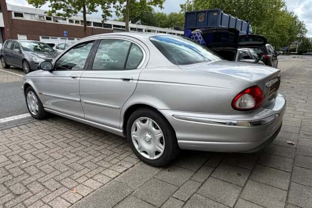 Jaguar X-Type (2003) thumbnail 6