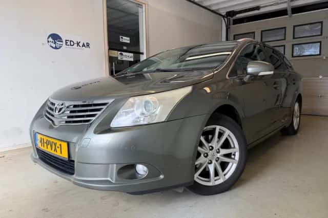Toyota Avensis (2011) thumbnail 1