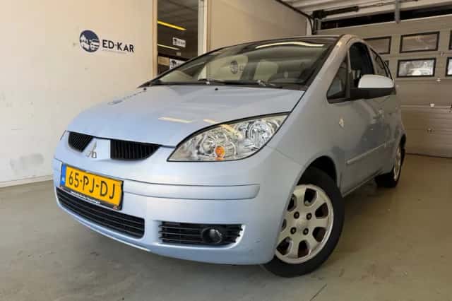 Mitsubishi Colt (2004) thumbnail 1