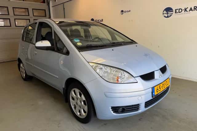 Mitsubishi Colt (2004) thumbnail 5