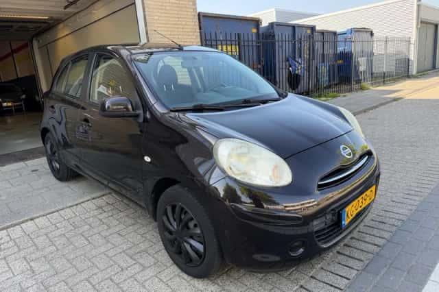 Nissan Micra (2011) thumbnail 5
