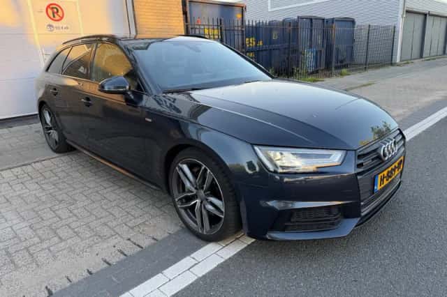 Audi A4 (2016) thumbnail 5