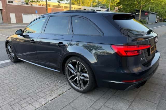Audi A4 (2016) thumbnail 6