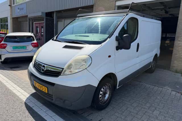 Opel Vivaro (2008) thumbnail 1