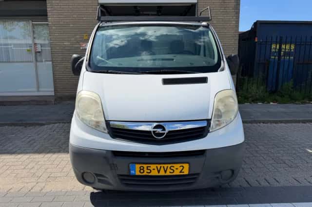 Opel Vivaro (2008) thumbnail 4