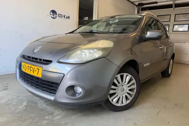 Renault Clio (2011) thumbnail 1