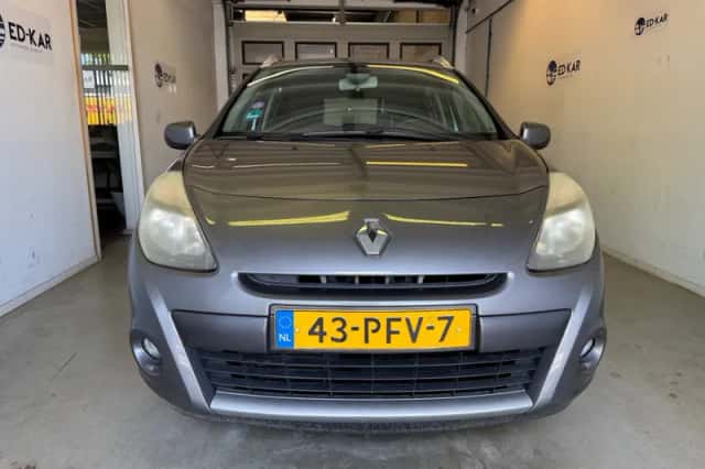Renault Clio (2011) thumbnail 4